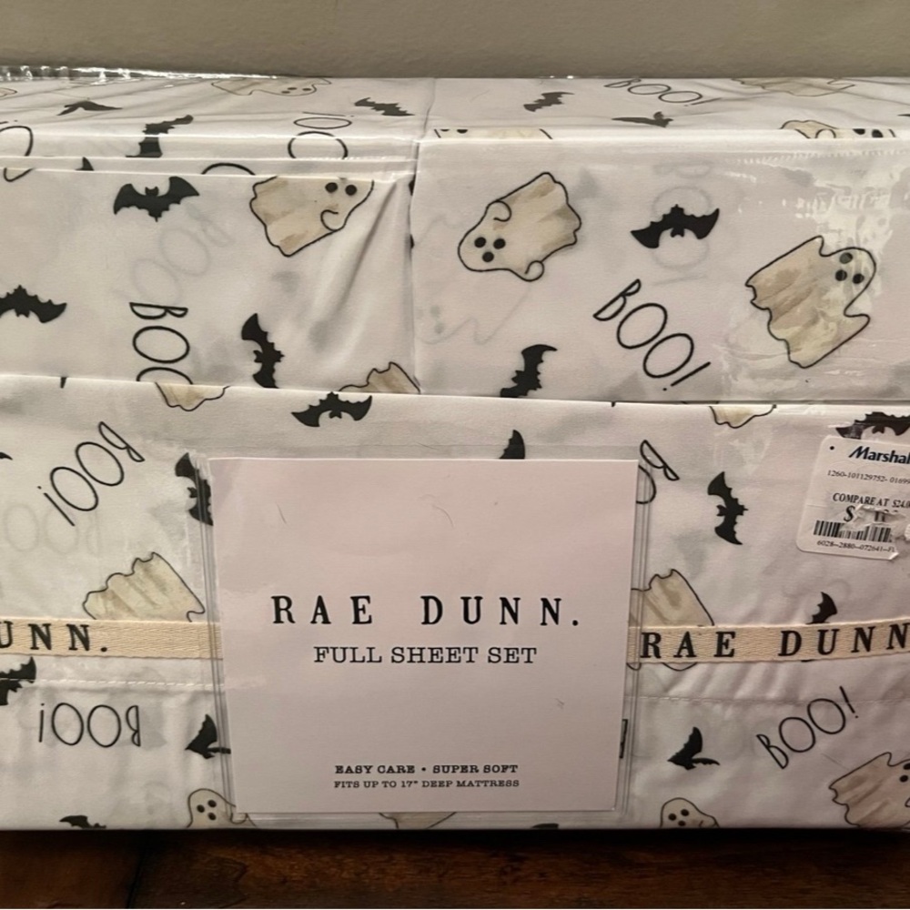 Rae Dunn Halloween Boo Ghosts Print Sheet Set Full 4-pc
New in Bag